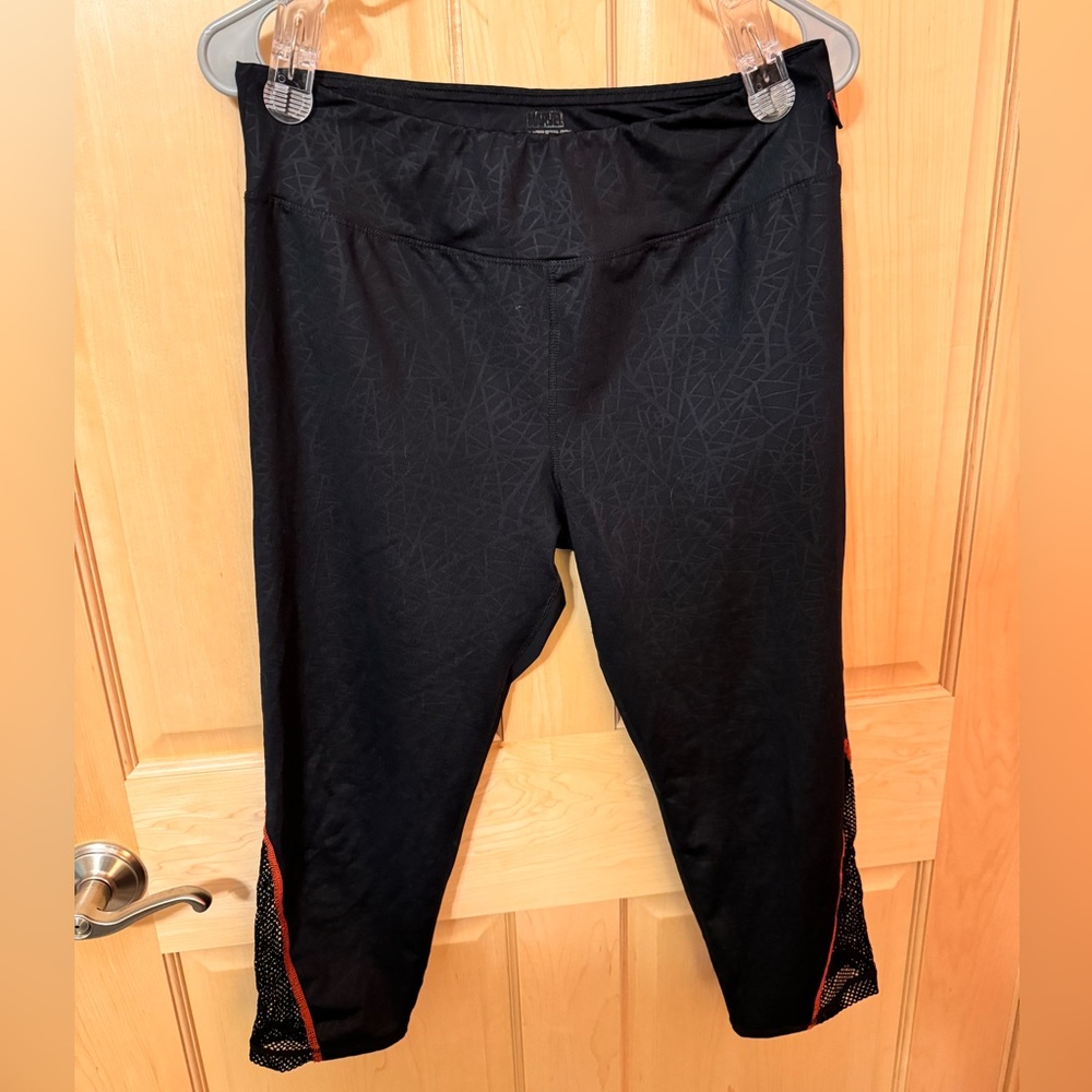 Marvel Spider Man Hero Elite Crop workout pants